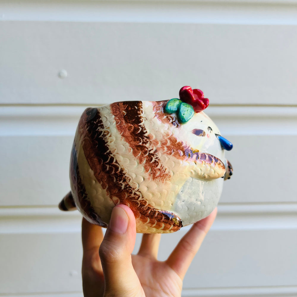 Flowery Blue Tongue Lizard Pot, photo 2 of 10