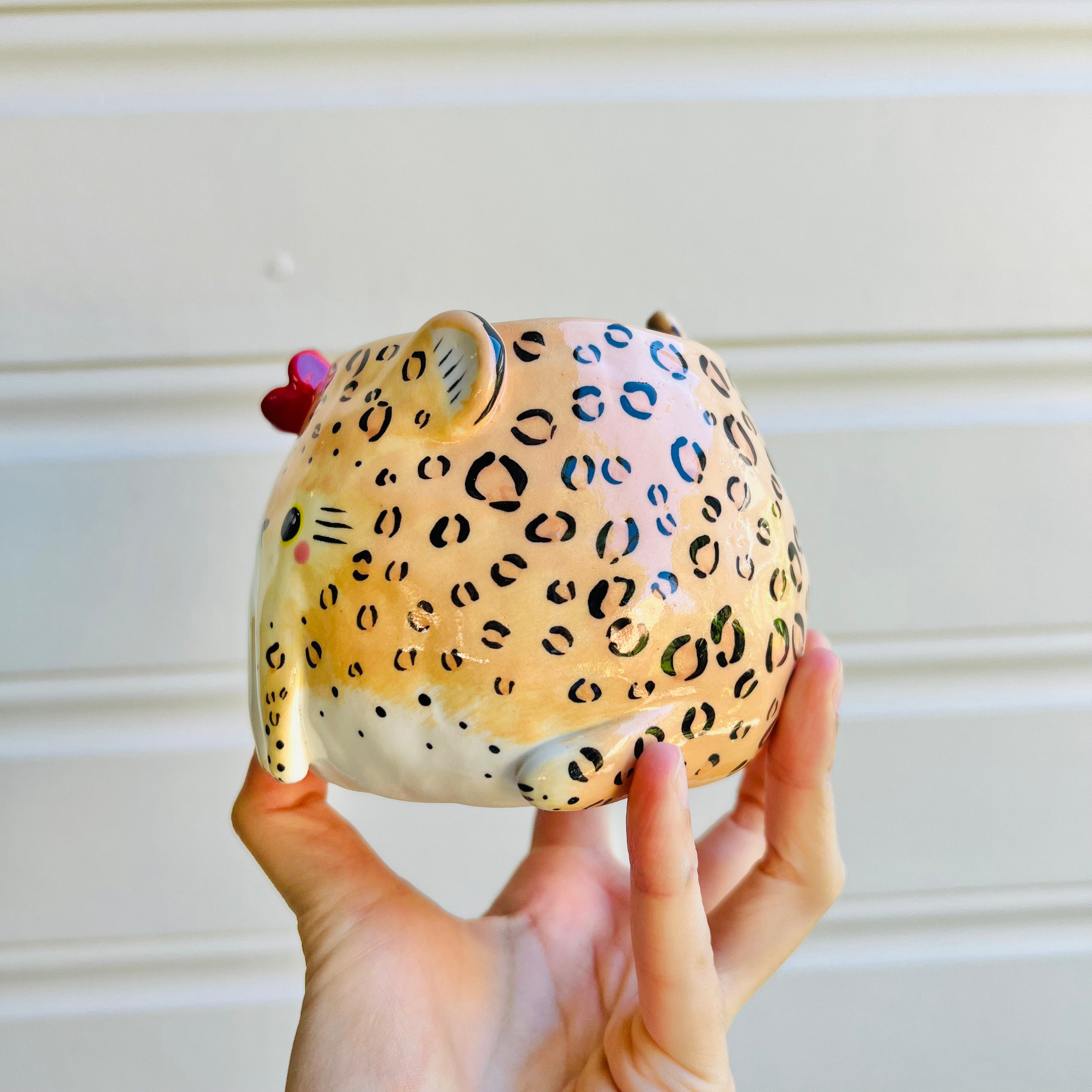 Leopard pot