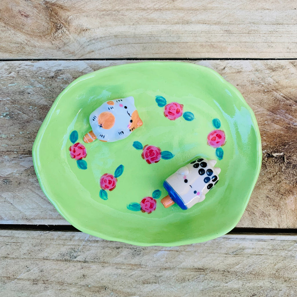 Bubble tea and cat friend flowery trinket dish