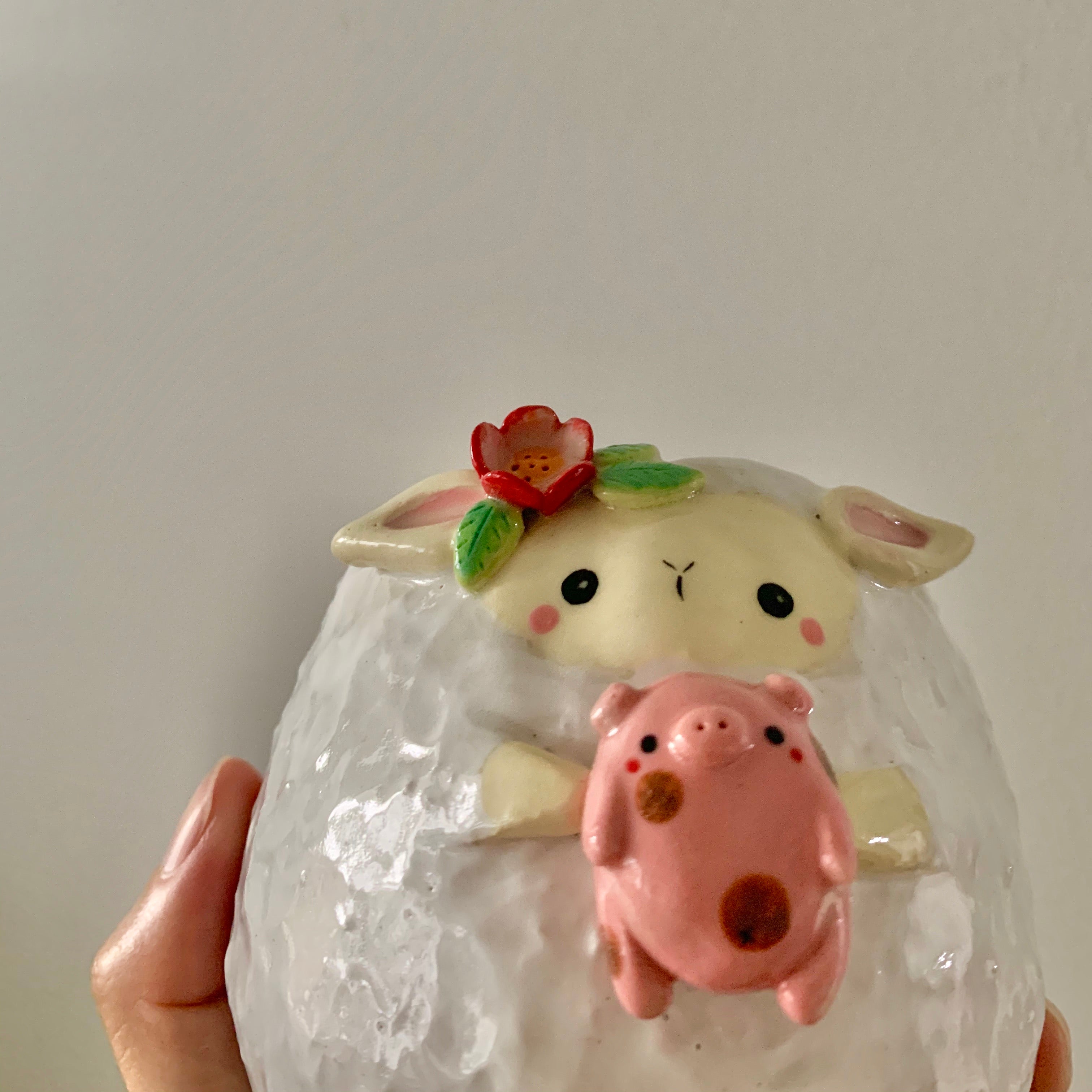 Flowery lamb pot with pig friend