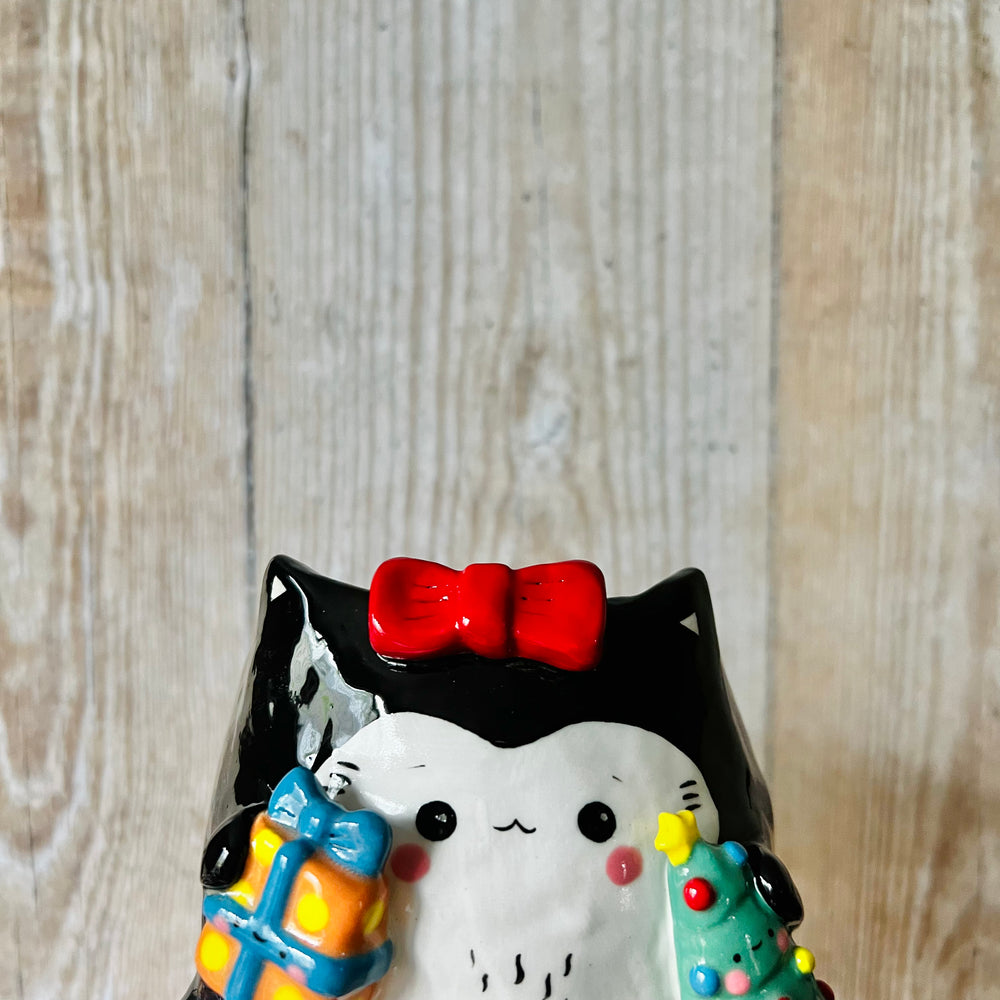 FESTIVE CAT POT with Christmas tree and present friend, photo 9 of 9