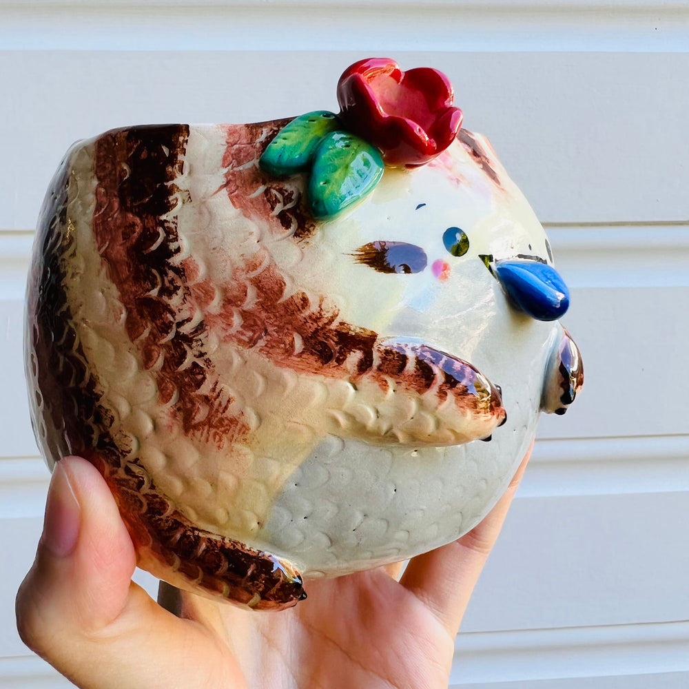 Flowery Blue Tongue Lizard Pot, photo 6 of 10