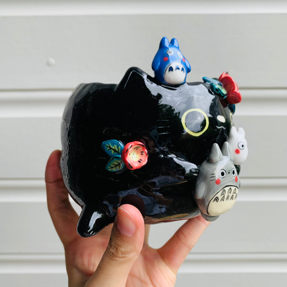 Flowery black cat pot with Totoro friends, photo 10 of 10