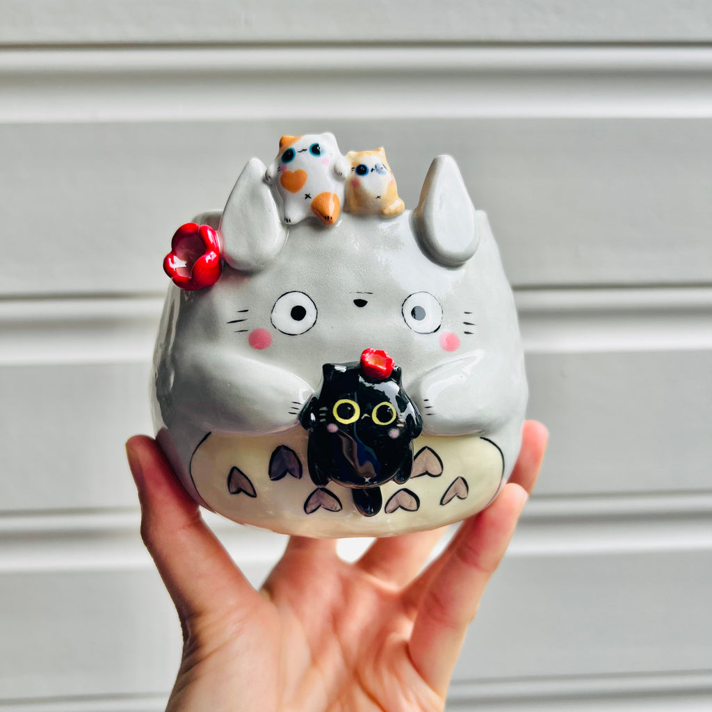 Totoro pot with cat friends