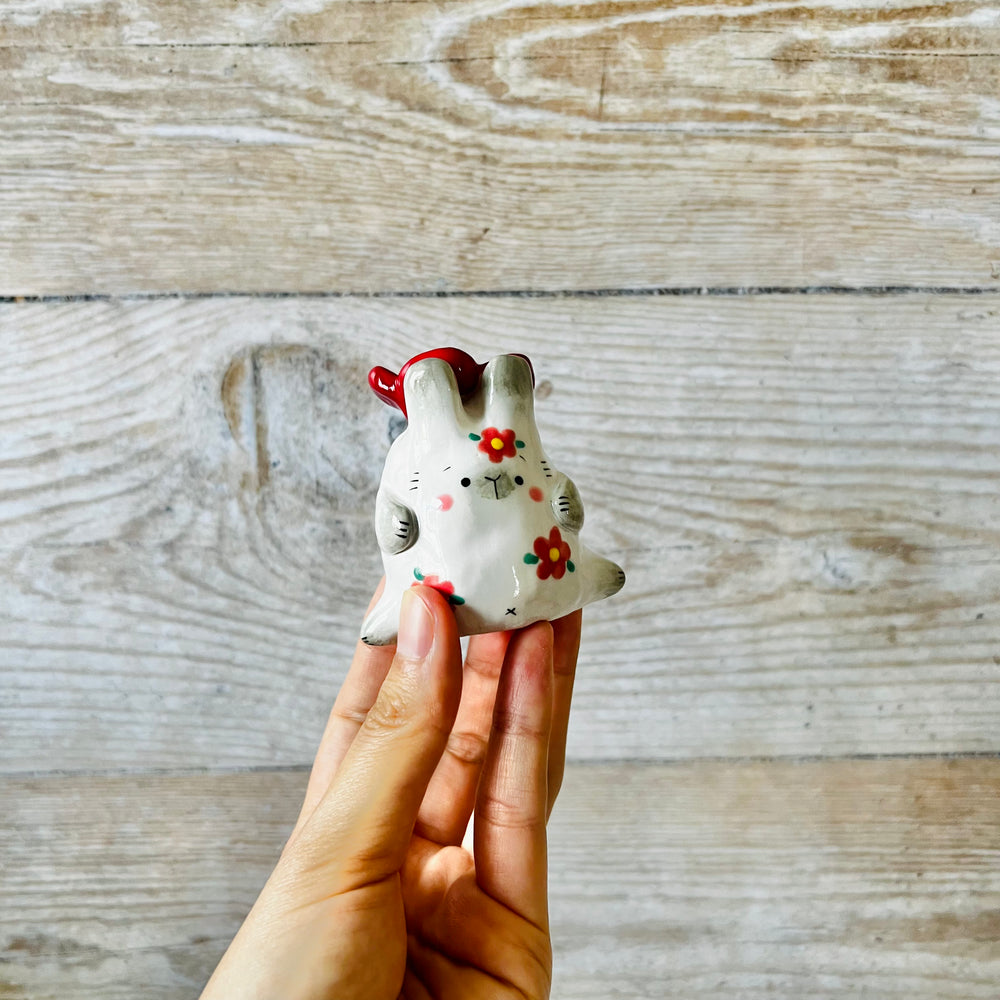 Flower head bunny ornament/ring holder, photo 1 of 7