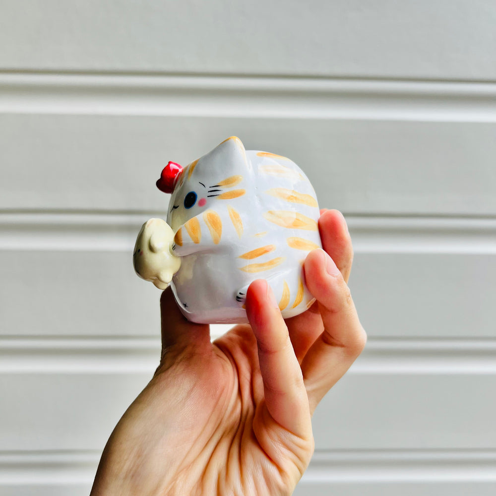 Ginger cat vase with dumpling friend, photo 3 of 5