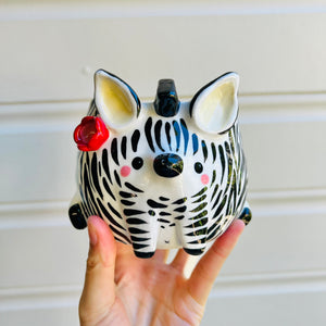 Zebra pot