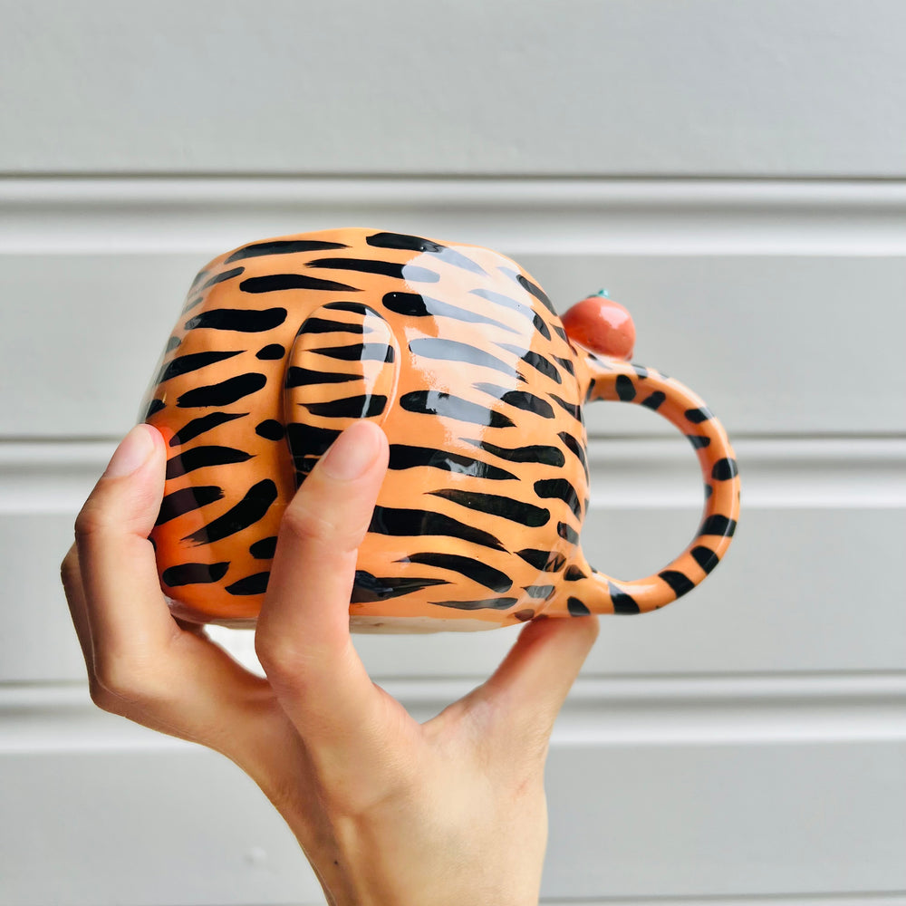 Flowery tiger with mandarin friend mug with baby tiger, photo 5 of 5