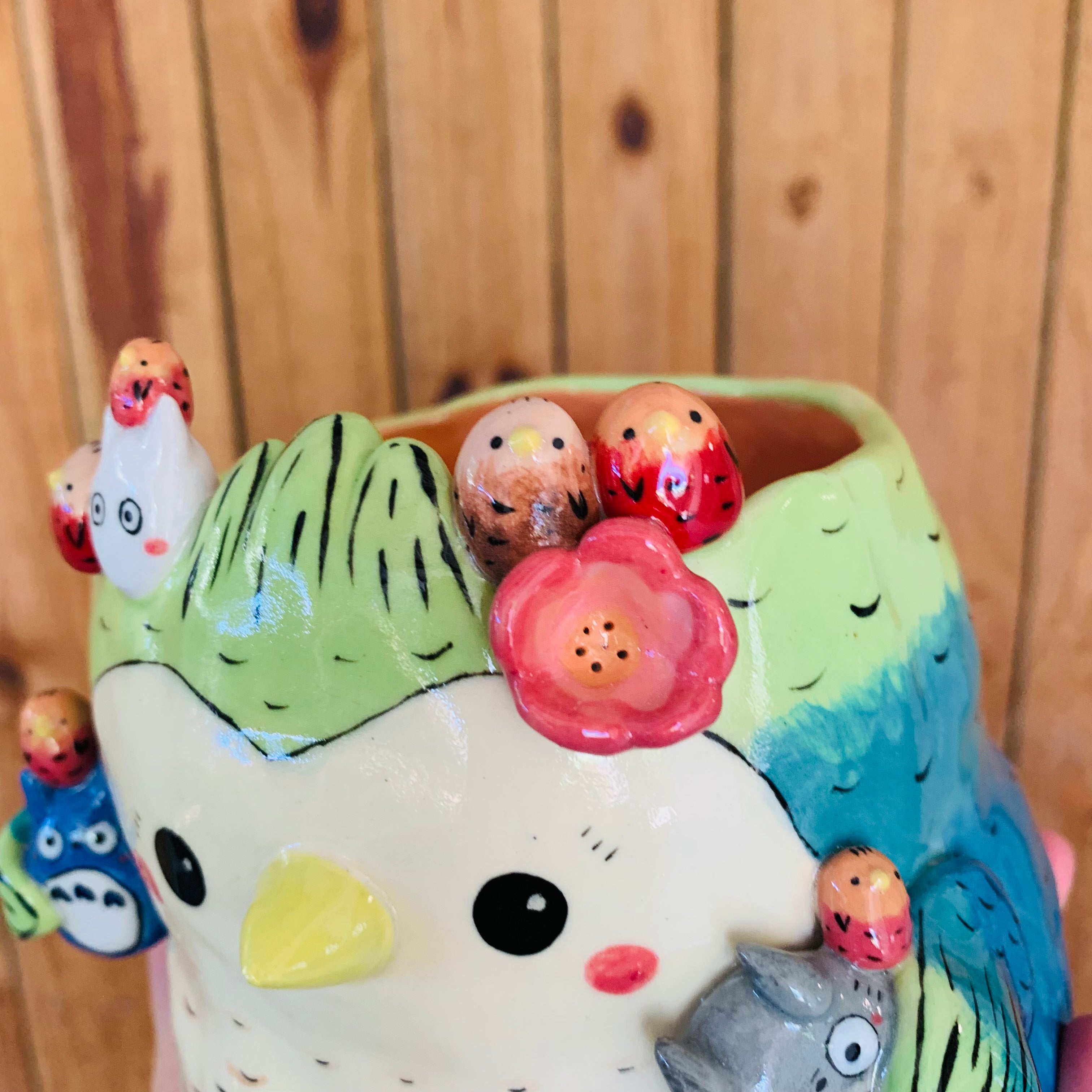 Big birdo pot with Totoro and baby bird friends