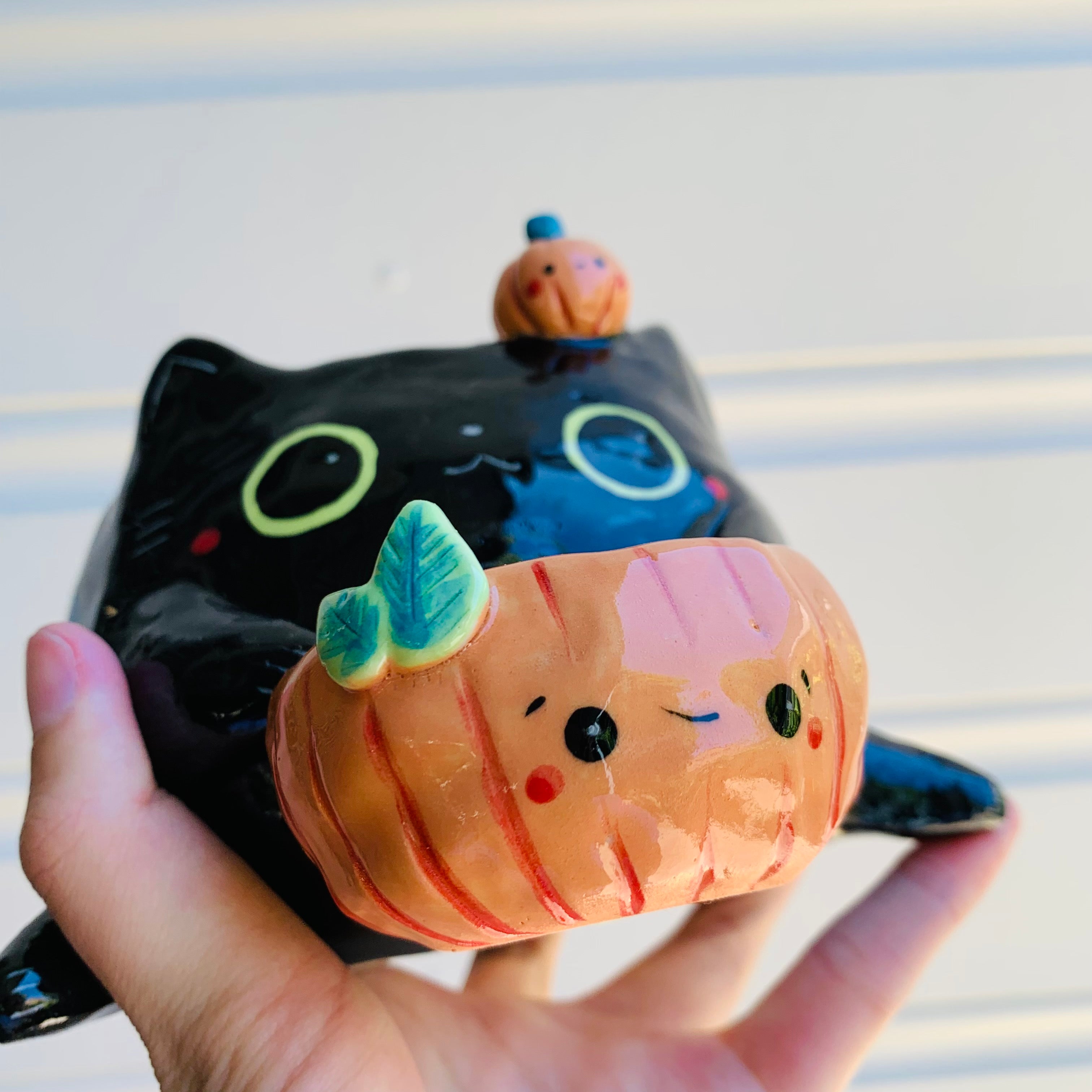 2 in 1 Halloween 2021 black cat with pumpkin friends planter