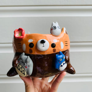 Red panda pot with Totoro friends