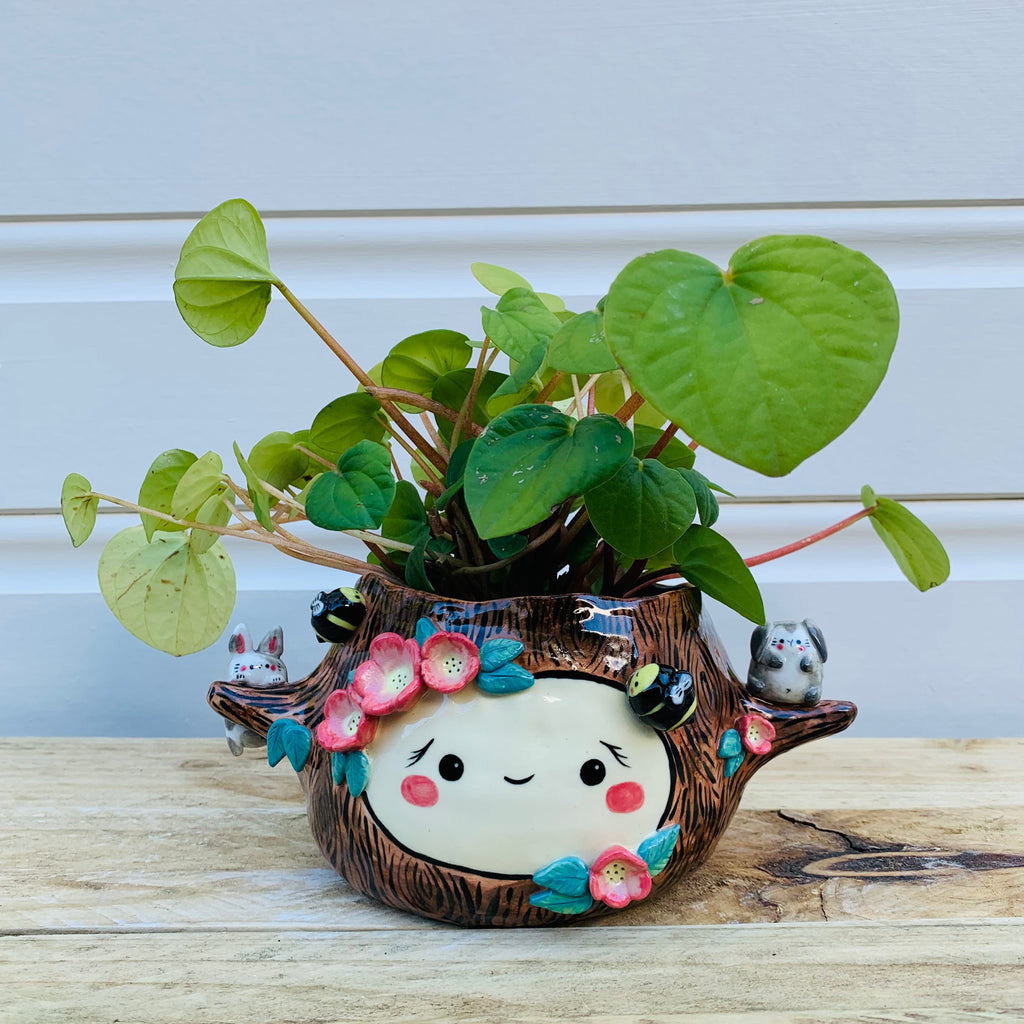 Happy flowery tree with bunny and bees friends planter