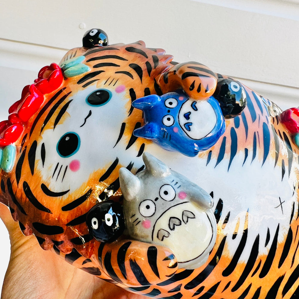 BIG tiger pot with Totoro friends, photo 2 of 5
