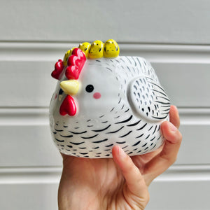 White chick crown chicken pot