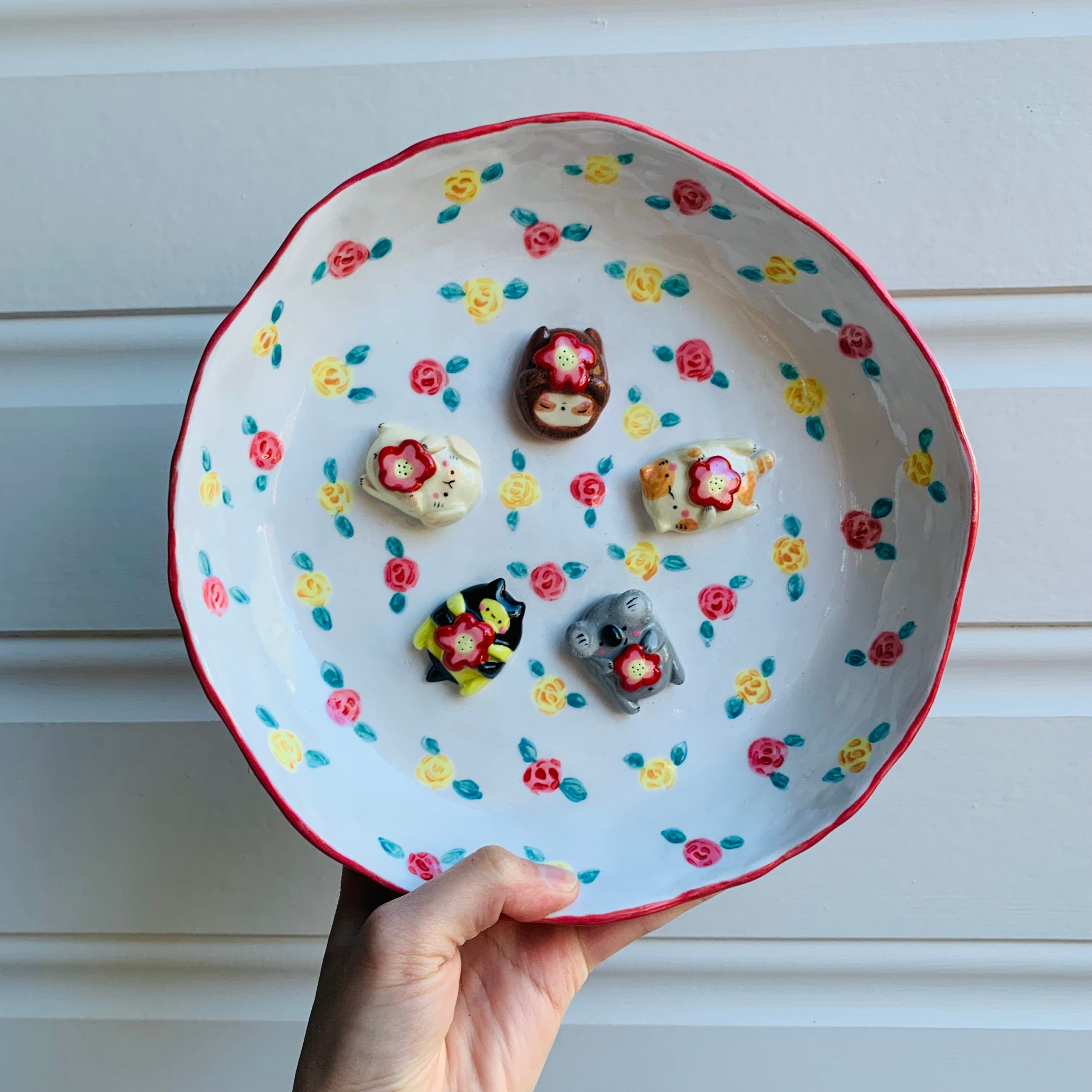 Flowery animal gathering bowl