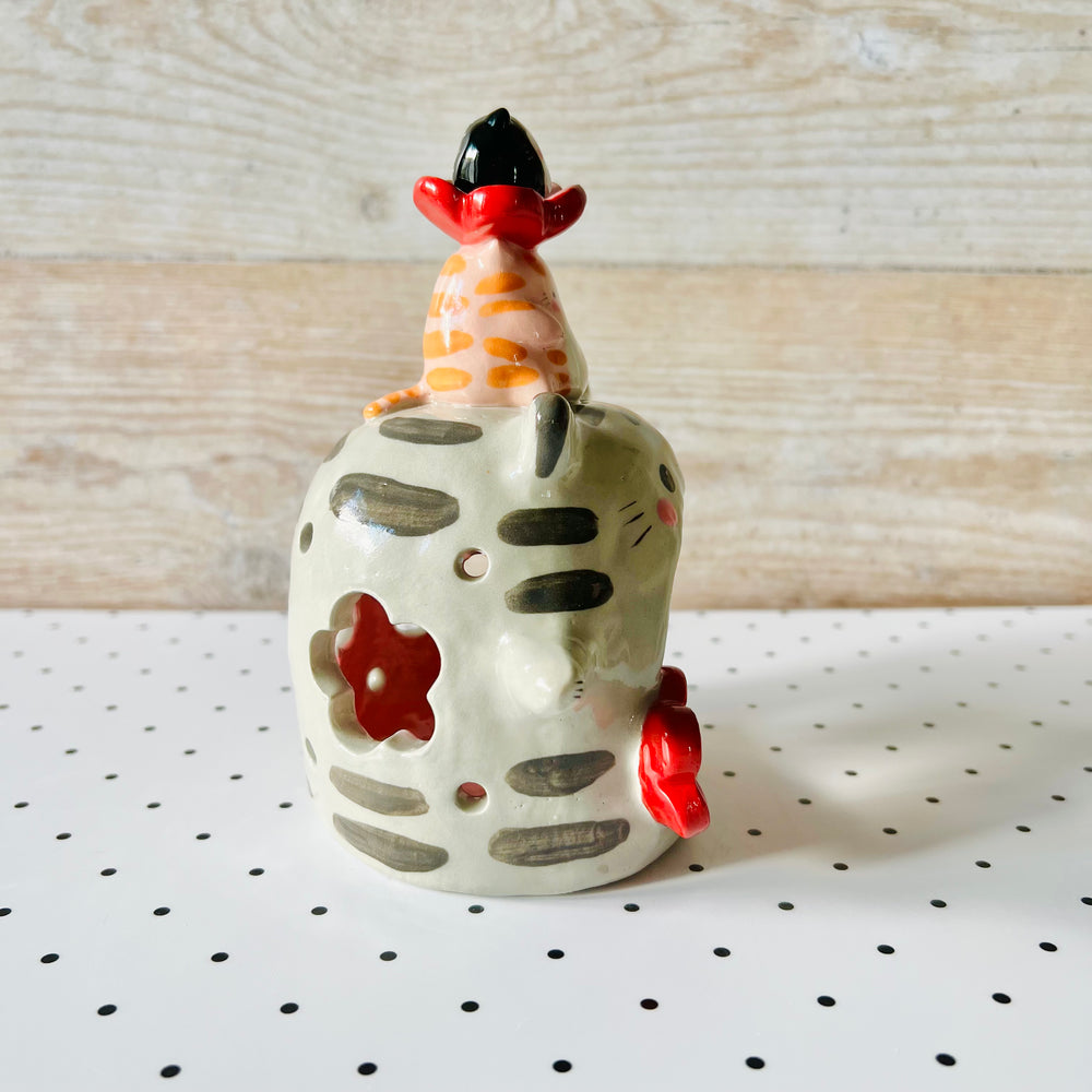 Flowery cat trio candle holder, photo 3 of 7