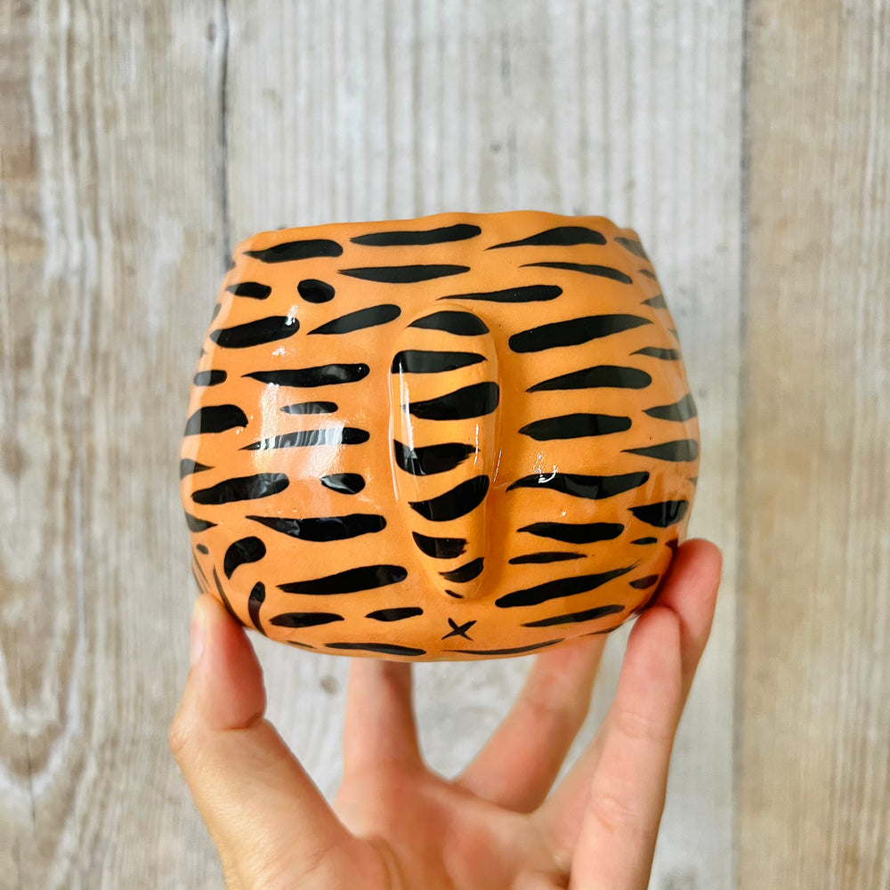 Flowery Tiger pot, photo 4 of 6