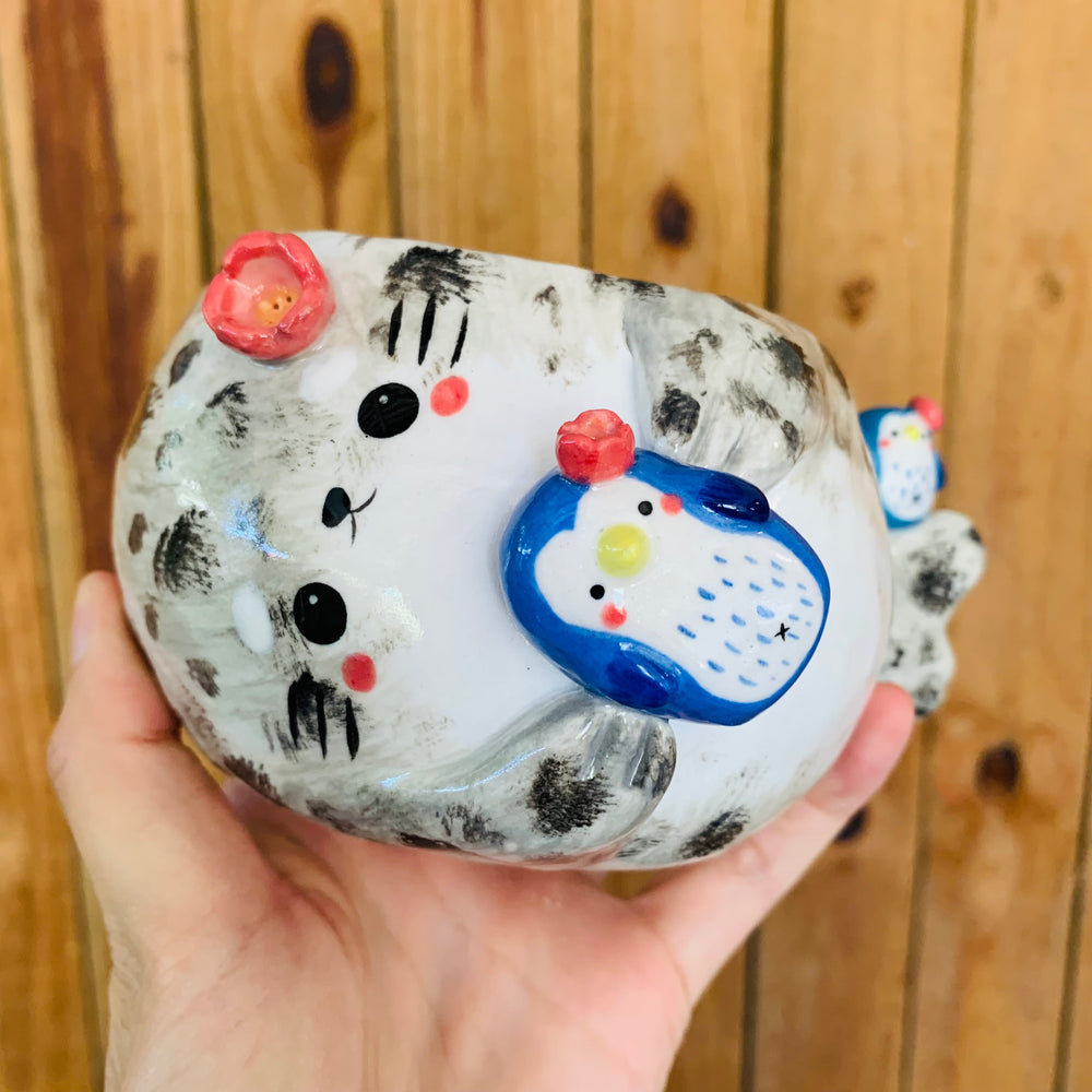 Chubby spotted seal with penguin friends pot, photo 6 of 7