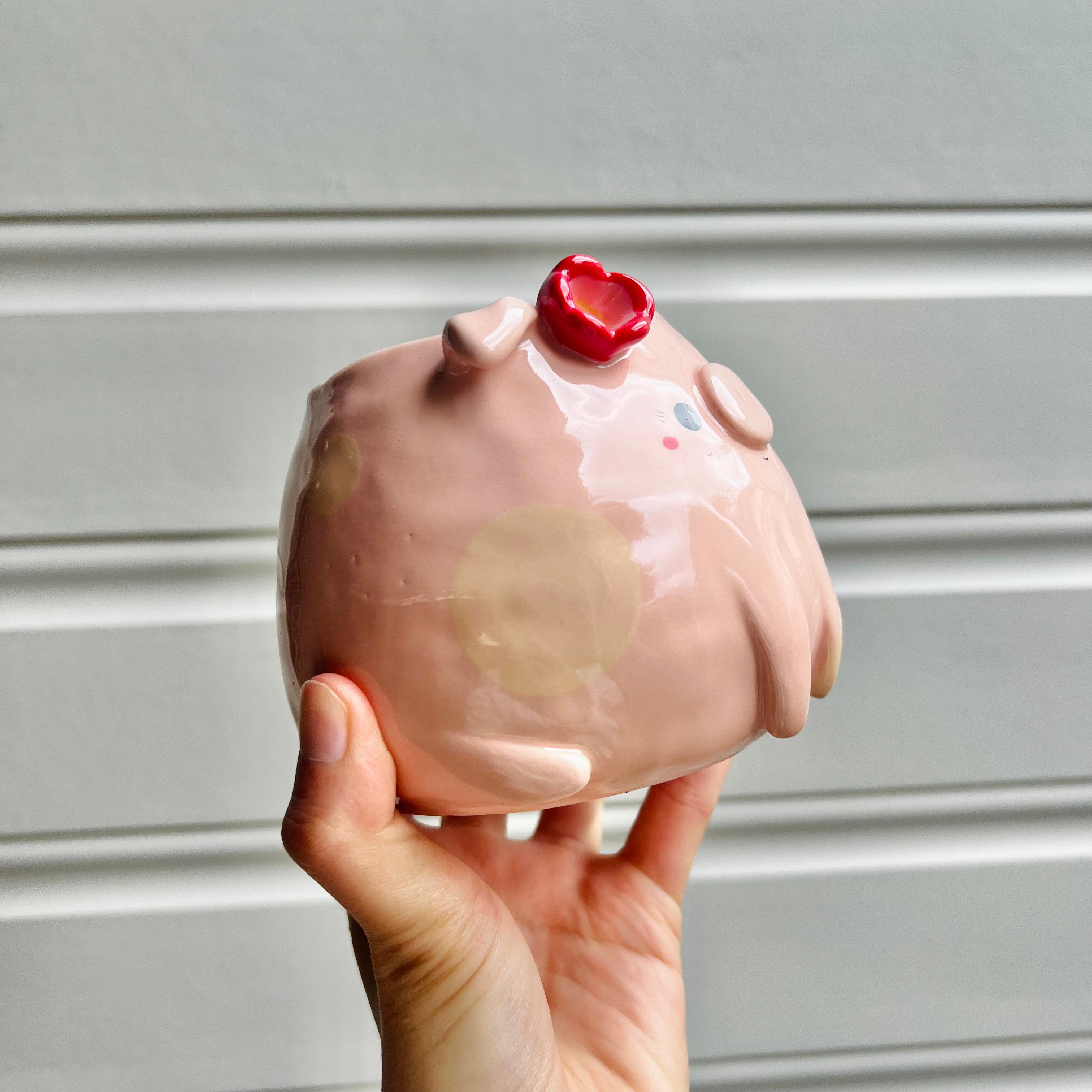 Flowery pig pot