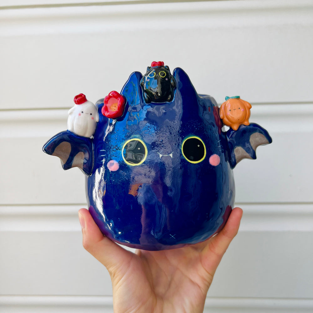 LARGE Halloween bat pot with Halloween friends, photo 1 of 11