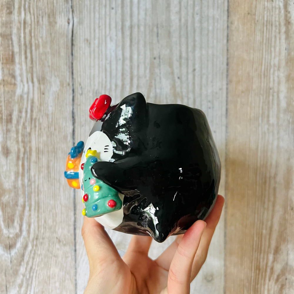FESTIVE CAT POT with Christmas tree and present friend, photo 3 of 9