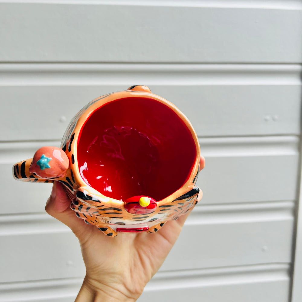 Hat wearing tiger and mandarin friend mug with red packet, photo 4 of 5