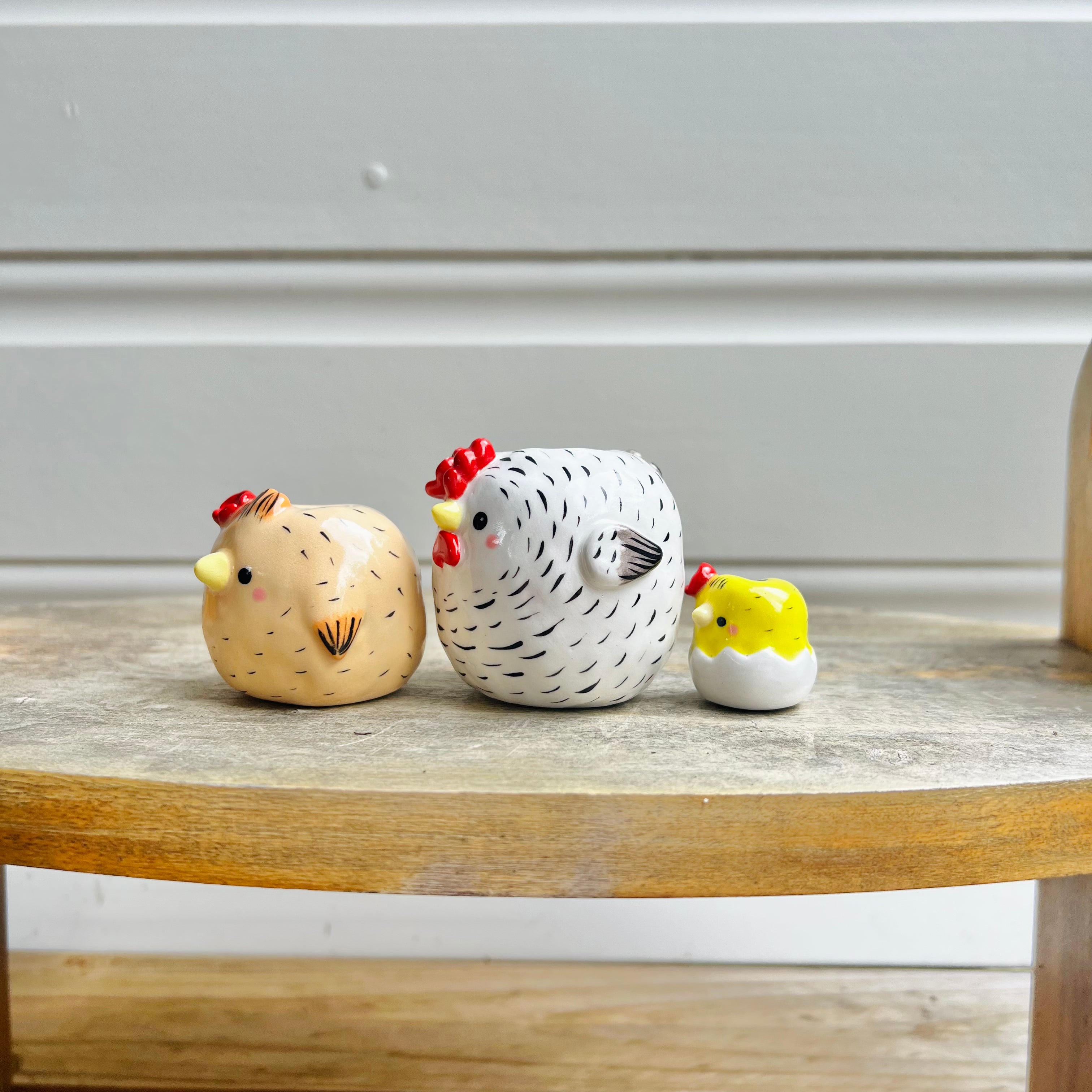 Chicken family vase set