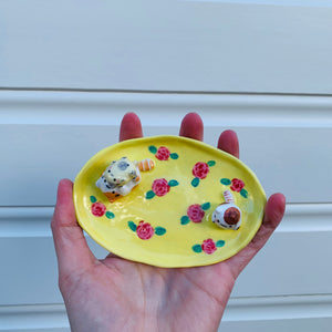 Cat family flowery trinket dish